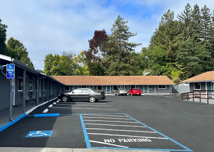 Pine Cone Motel