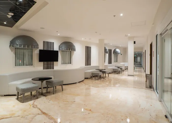 Hotel Mesaluna Short & Long Stay