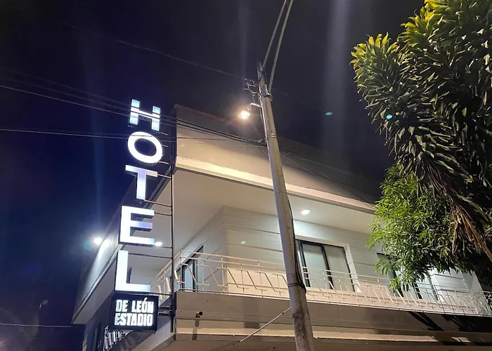 Hotel De León Estadio