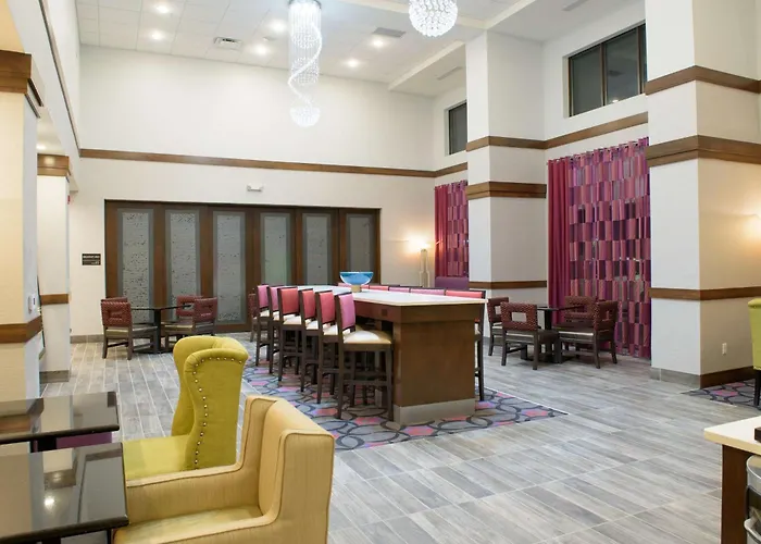 Hampton Inn & Suites Bay City