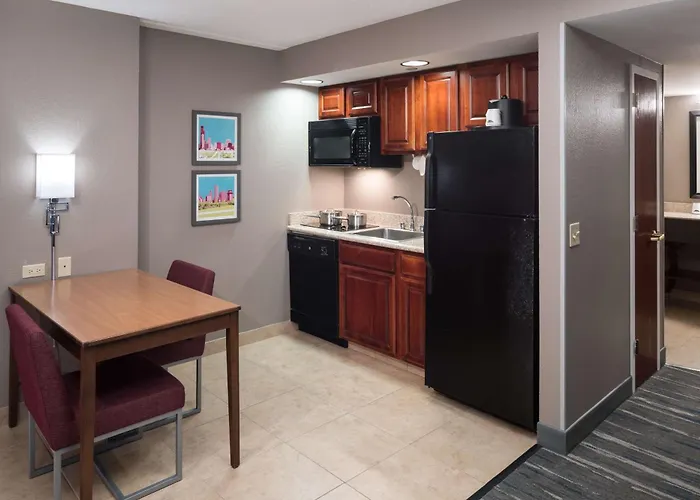 Hampton Inn & Suites Chicago North Shore Skokie