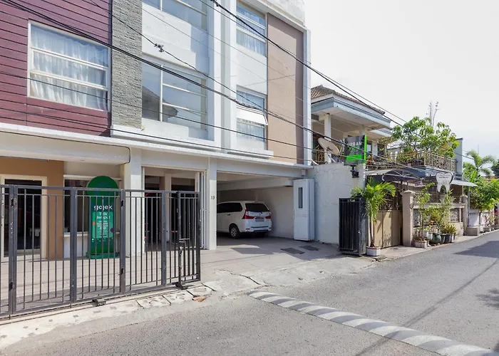 Urbanview Erga Family Residence Syariah Surabaya By Reddoorz