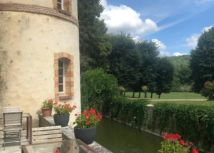 Chateau De La Cour Senlisse