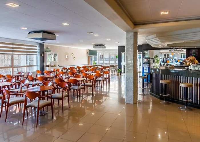 Hotel Los Naranjos A Revolta