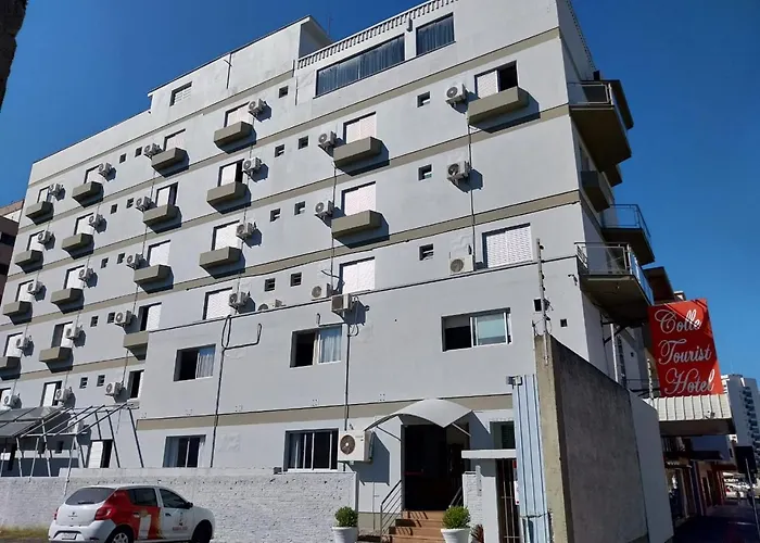 Colle Tourist Hotel Luxo