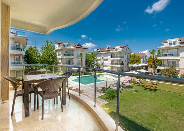 Belek Deluxe Suit