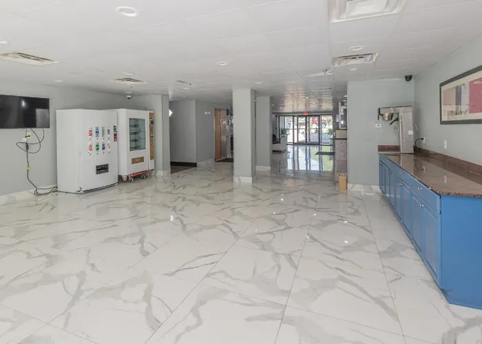 Jamestown Inn & Suites Riverdale