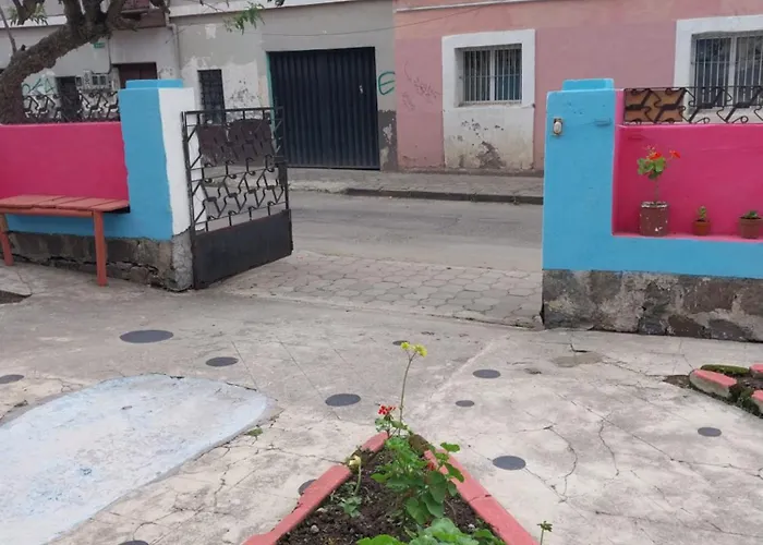 Friendly House & Hostel 2