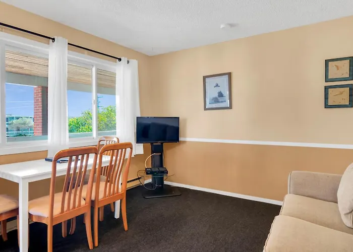 Oceanside Suites