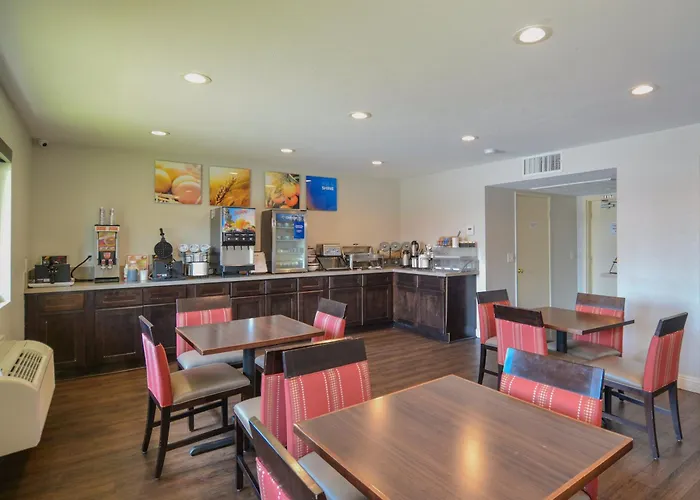 Comfort Inn & Suites Moreno Valley Near March Air Reserve Base