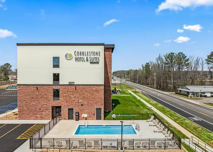 Cobblestone Hotel & Suites - Cullman