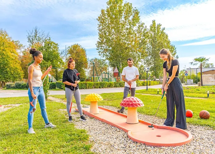 Camping Le Parc De Paris Villevaudé