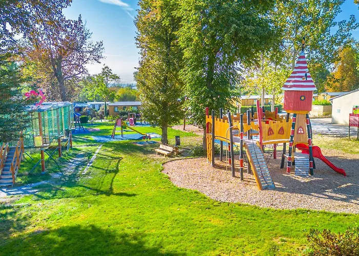 Camping Le Parc De Paris Villevaudé