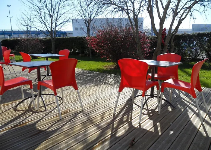 Hôtel Les Gens De Mer Lorient by Popinns