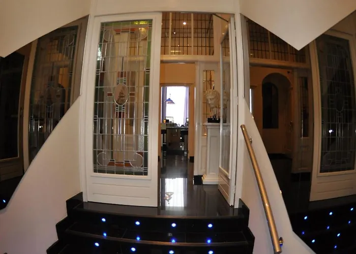 Budget Hotel Le Beau Rivage