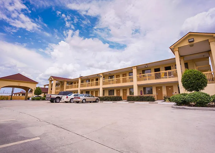 Downtowner Inn And Suites -