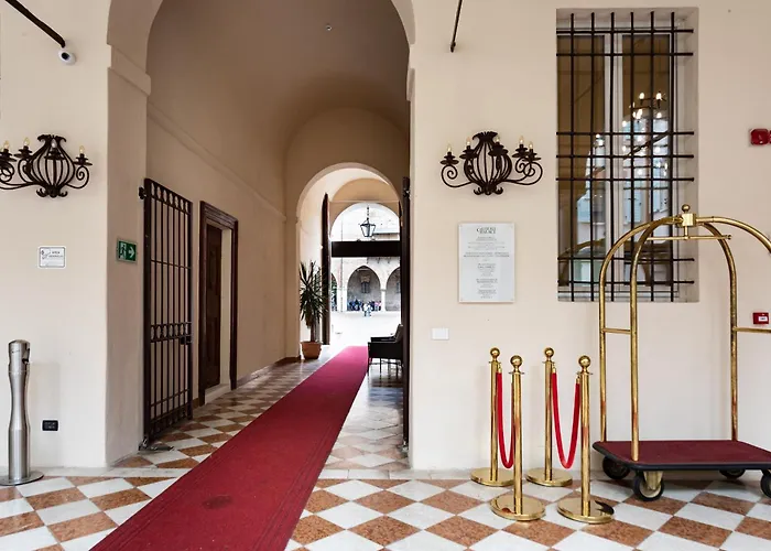 Cà Uberti Palace Hotel
