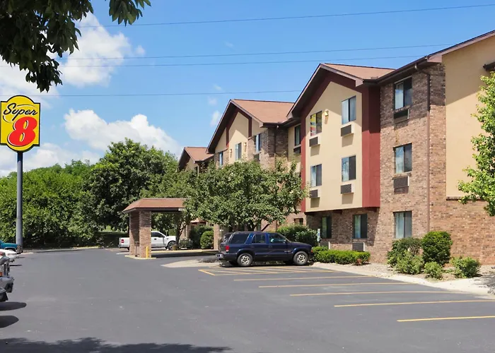 Super 8 By Wyndham East
