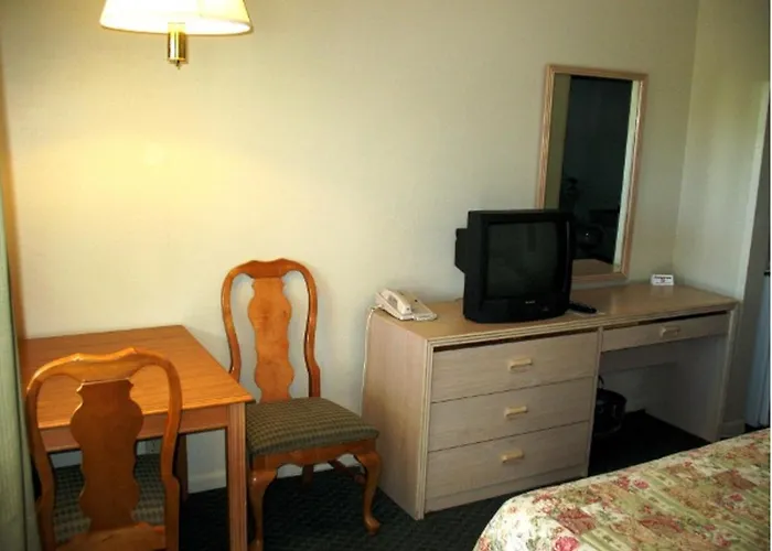 Golden West Motel
