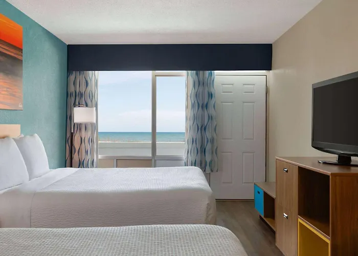 Days Inn By Wyndham -Beach Front