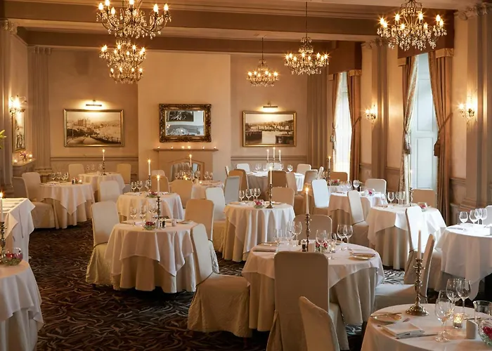 Palm Court Hotel