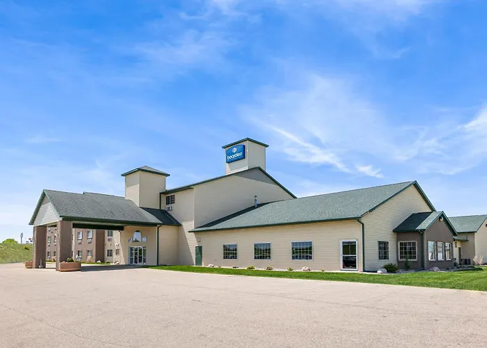 Boarders Inn & Suites By Cobblestone Hotels - Shawano