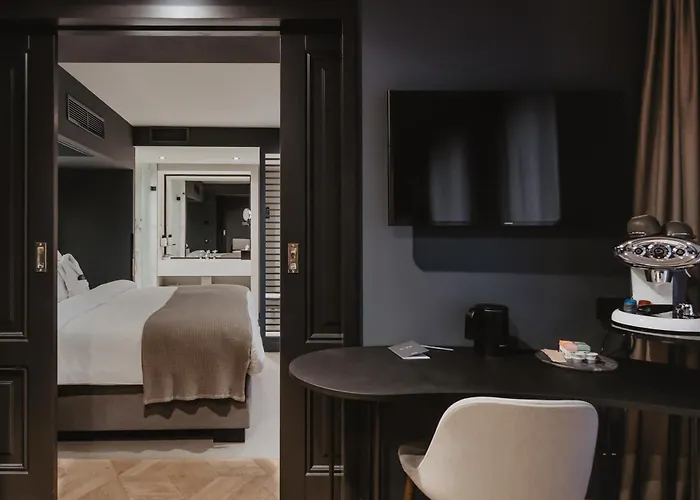 The Nox Hotel