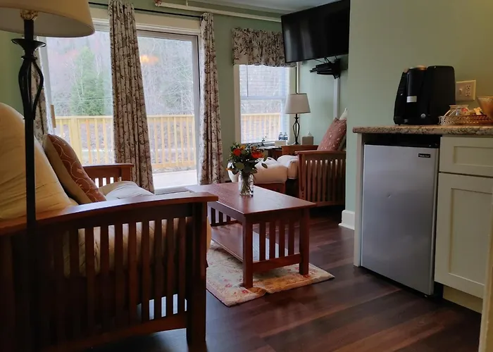 Inn At Ellis River