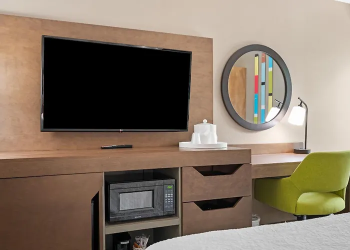 Hampton Inn Cleveland-Westlake