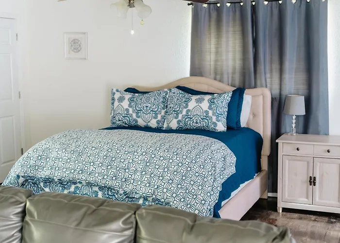 Anchor Inn And Suites