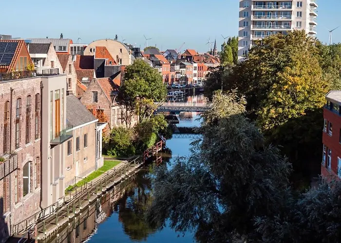Budget Rooms By Ghent River