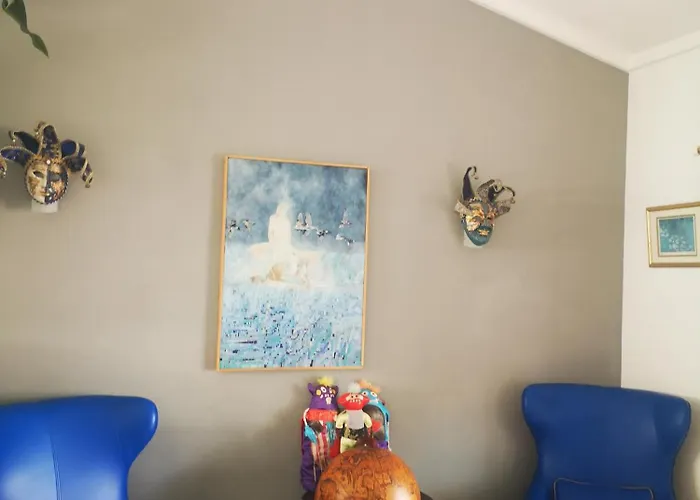 Yumbo Room