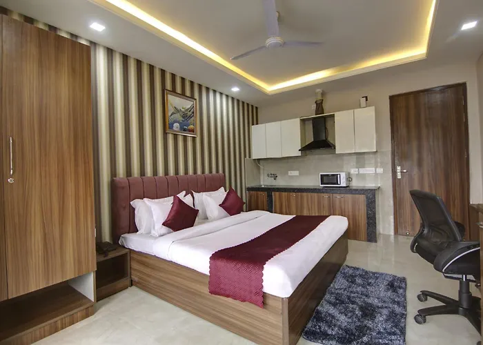 Limewood Stay Silver Studio Near Golf Course Road