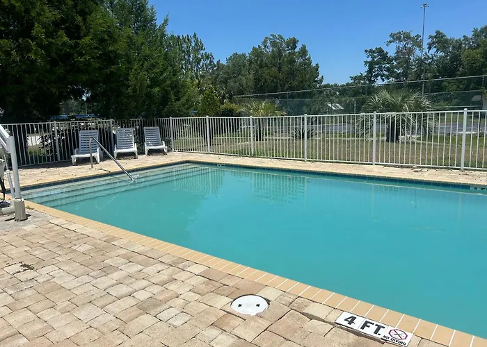 Deerwood Inn & Madison Campground