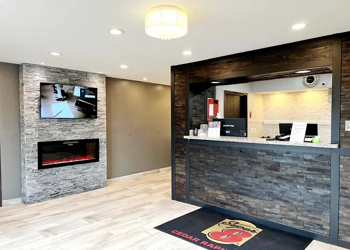 Super 8 By Wyndham Cedar Rapids
