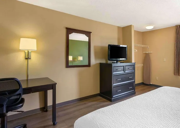 Extended Stay America Select Suites - Chicago - Naperville - East