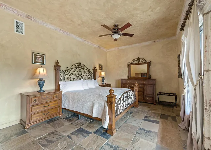 Blanco Riverside Cottages