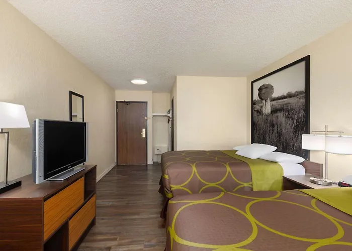 Super 8 By Wyndham Dodge City