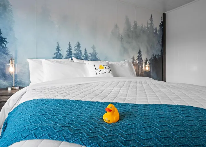 Lazy Duck Inn