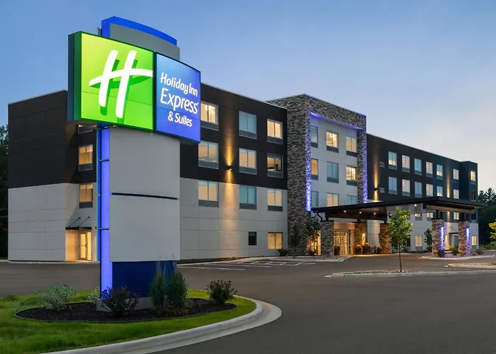 Holiday Inn Express & Suites Rhinelander By Ihg