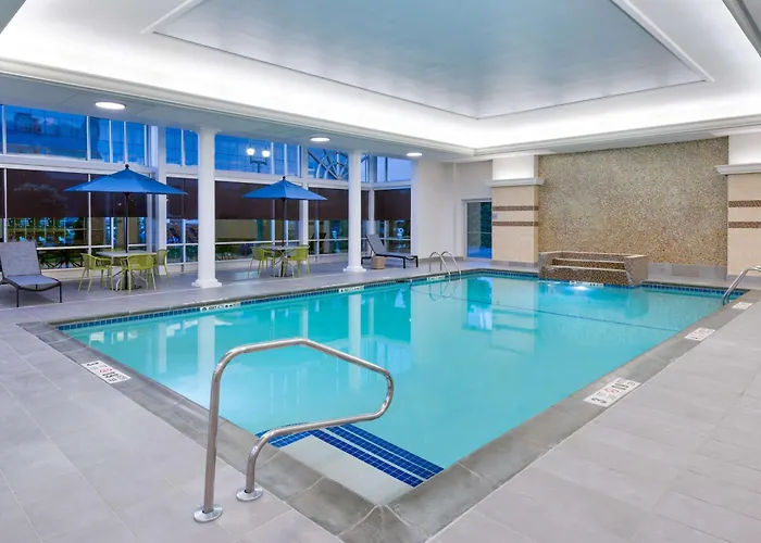 Hampton Inn & Suites /Downtown