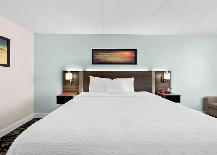 Clarion Inn & Suites Near The Leconte Center Pigeon Forge