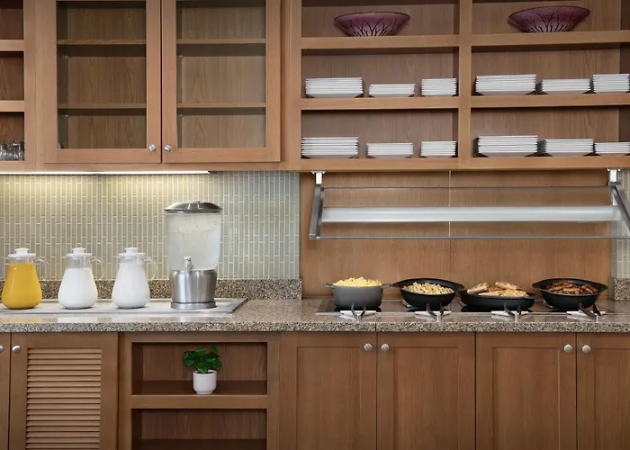 Hyatt Place Pearl Street - Newly Renovated