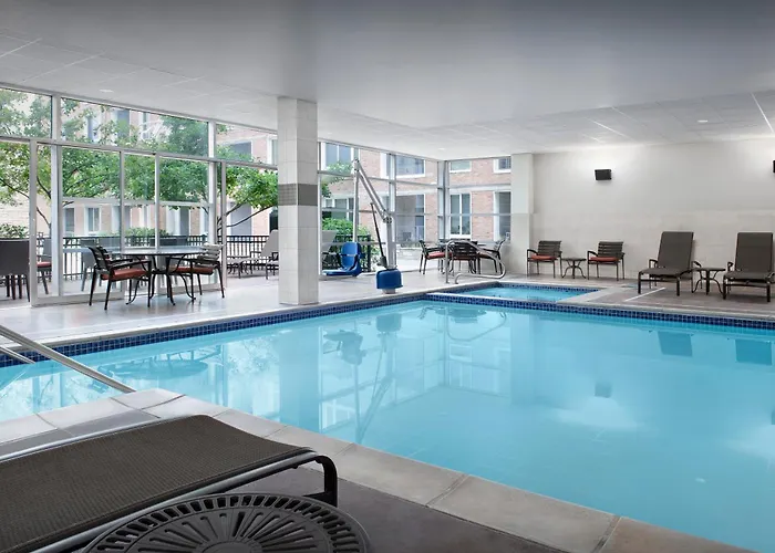 Hyatt Place Pearl Street - Newly Renovated