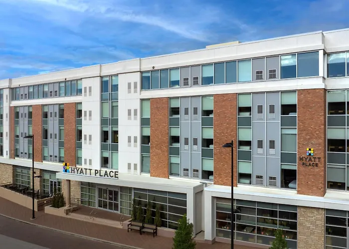 Hyatt Place Pearl Street - Newly Renovated