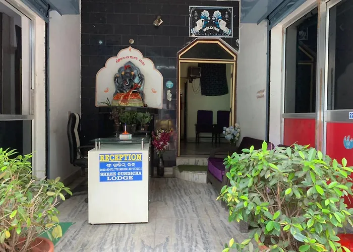 Hotel Shree Gundicha Puri Near Shree Jagannaath Temple 900M - Perfect Location And Comfortable Room
