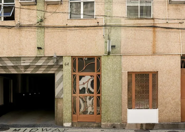 Midway Hotel (Adults Only)