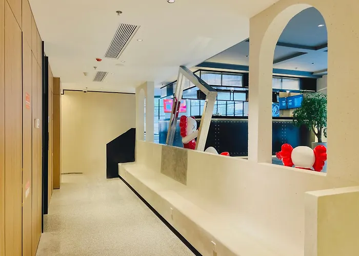 Dayin Garden Hotel -People's Square&Nanjing Road-Large Social Area -Bar -Café -Gym -Free Laundry Luggage Storage -24H Front Desk-English Service