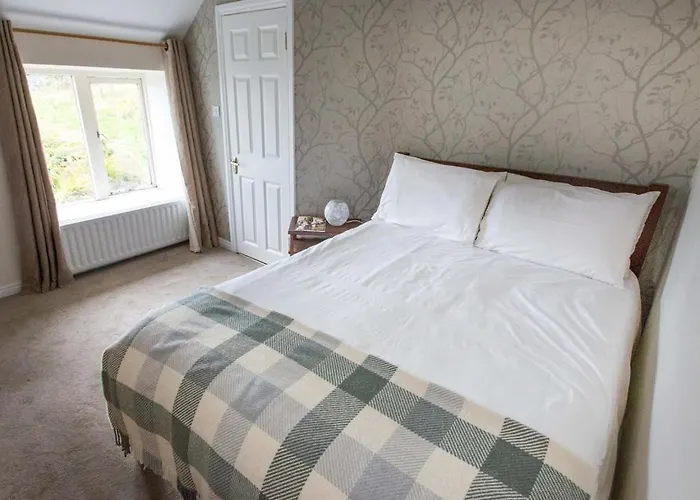 The Beach, Days Bar And B&B