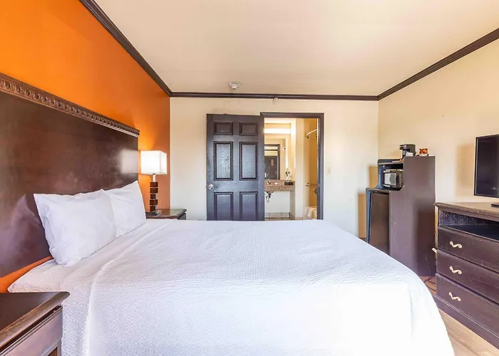 Days Inn By Wyndham Oklahoma City/Moore